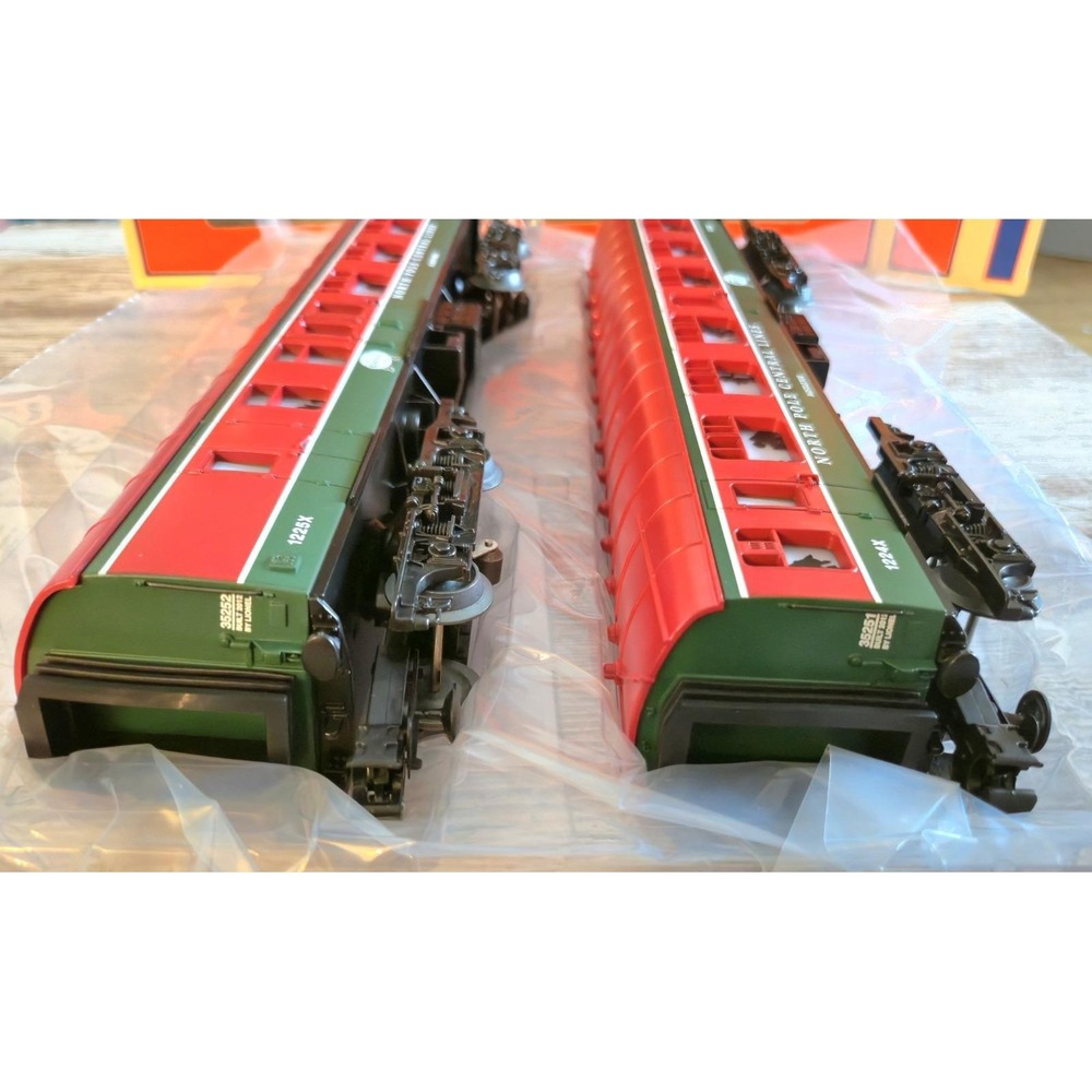 Lionel North Pole Central Victorian Christmas Passenger Cars 6-35250 - NIB - Picture 12 of 16